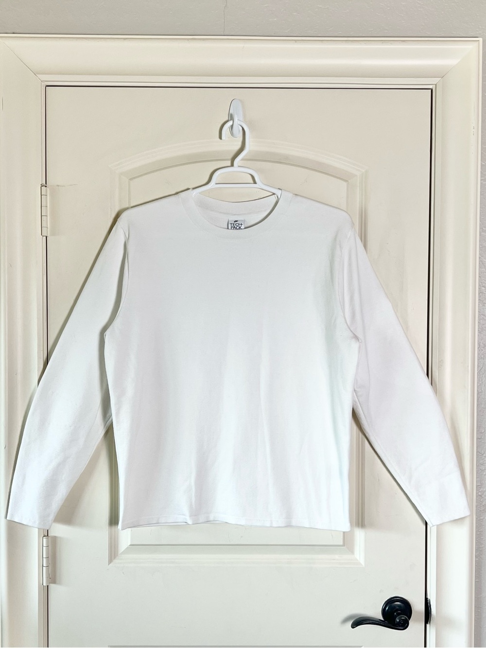 Nike Tech Pack Men's Waffle Knit Long-Sleeve Sweatshirt – White – Large